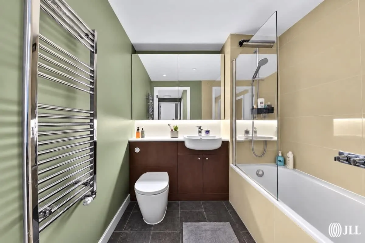 Logan Close, London, E20, photo 10