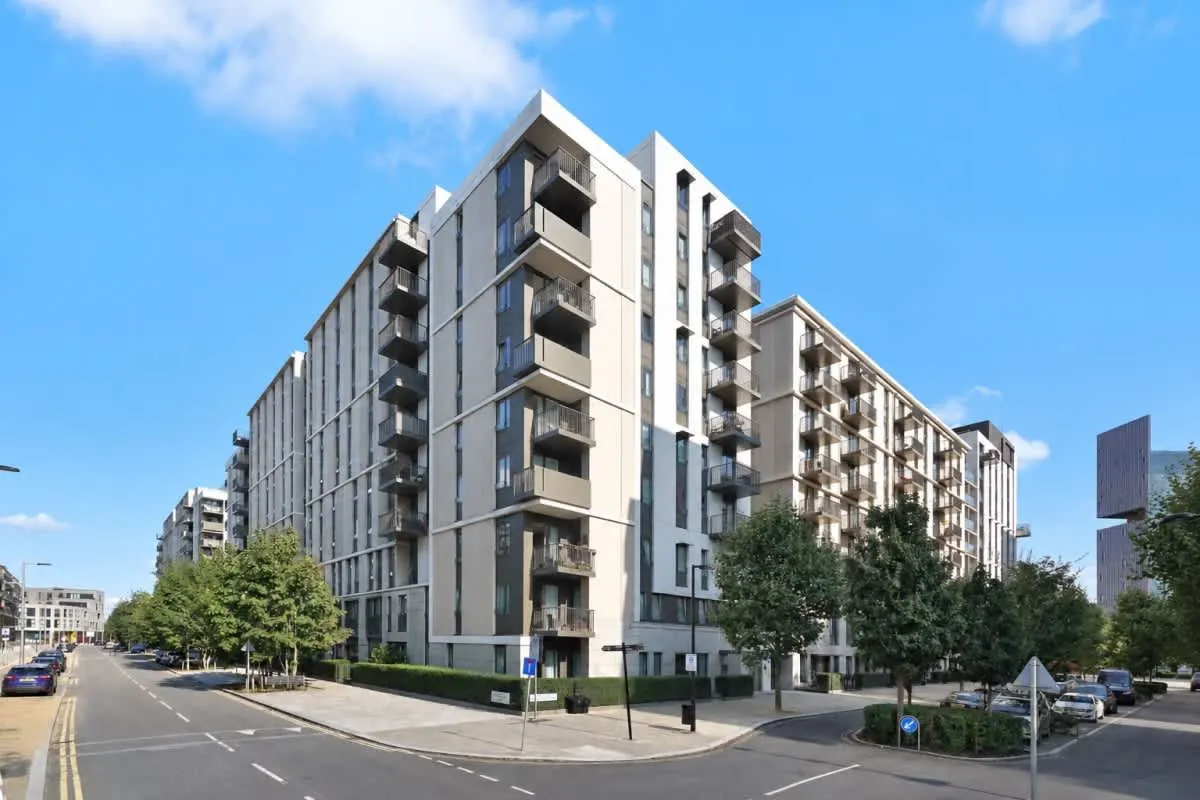 Logan Close, London, E20, photo 12