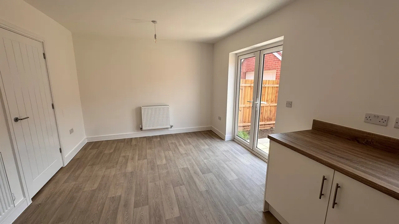 Buckenham Road, Attleborough, photo 7