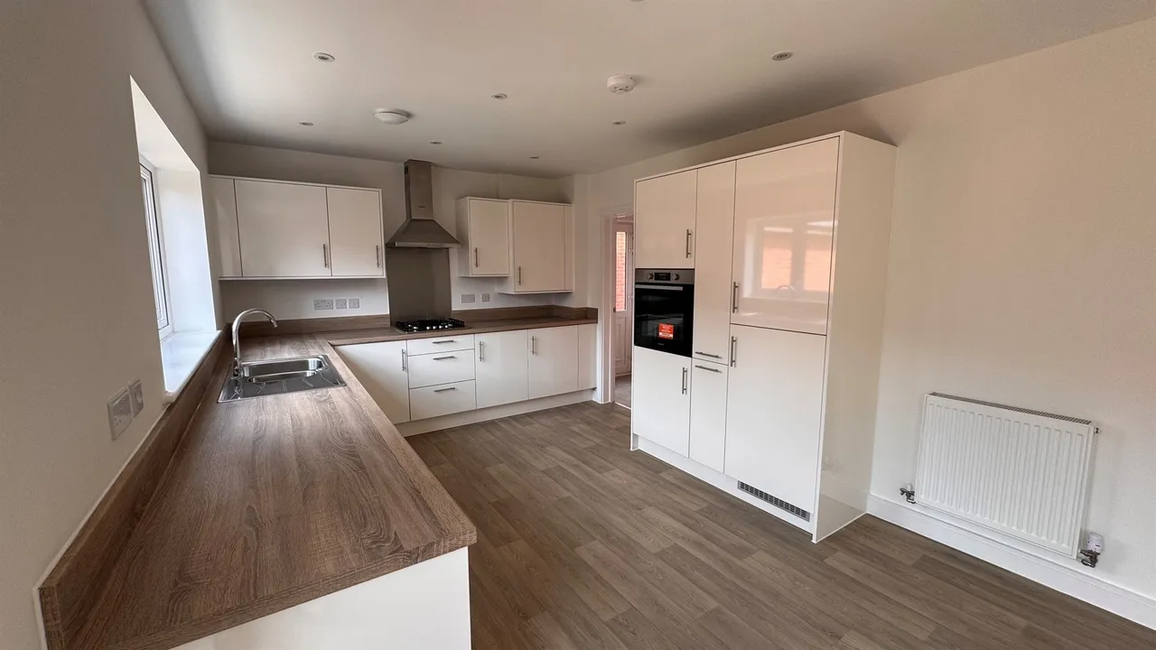 Buckenham Road, Attleborough, photo 3