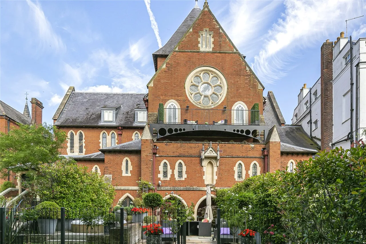 3 bed house for sale — The Ridgeway, Mill Hill, London, NW7 4EH