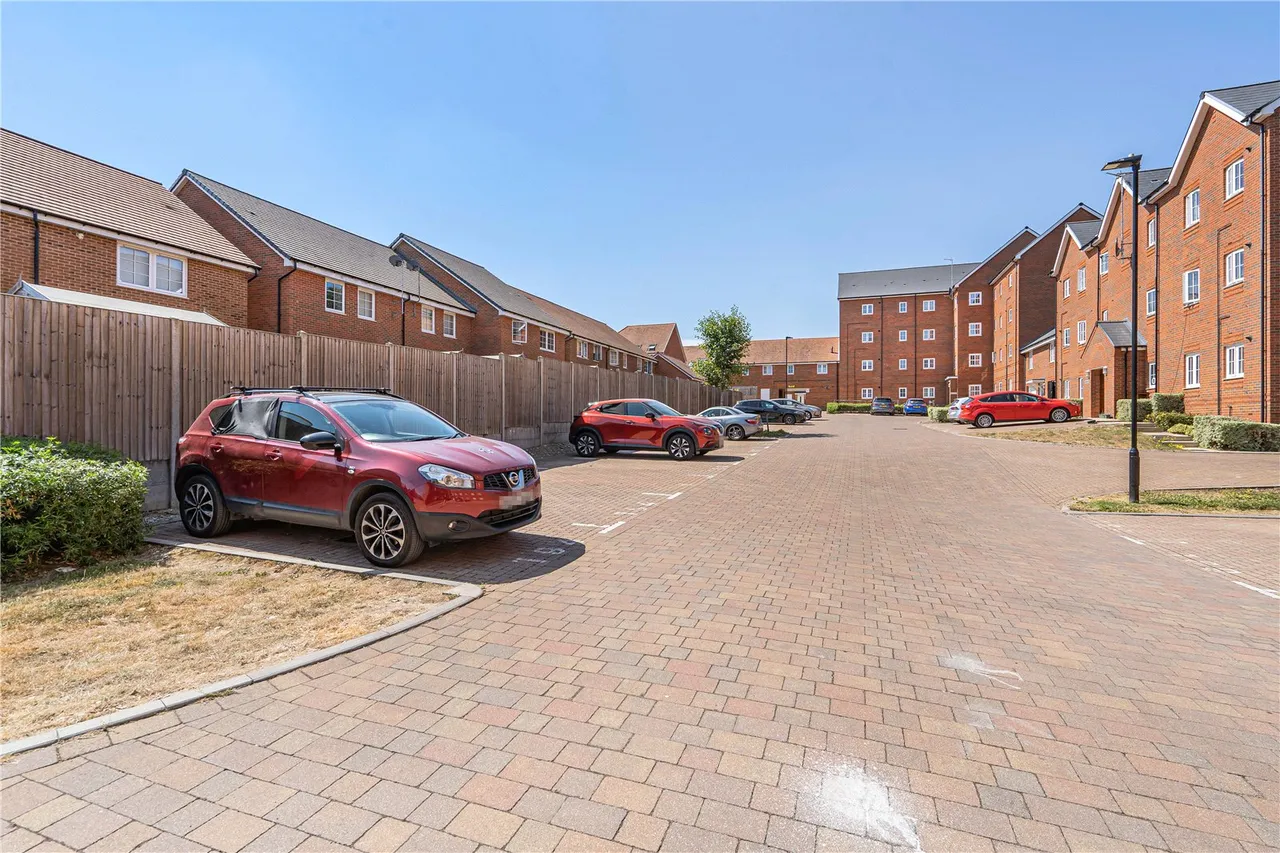 Masterson Close, Wellesley, GU11, photo 11