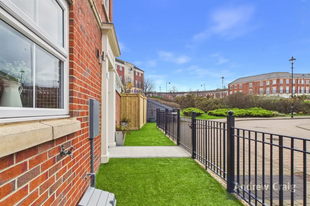 Brass Thill Way, South Shields, NE33, photo 22
