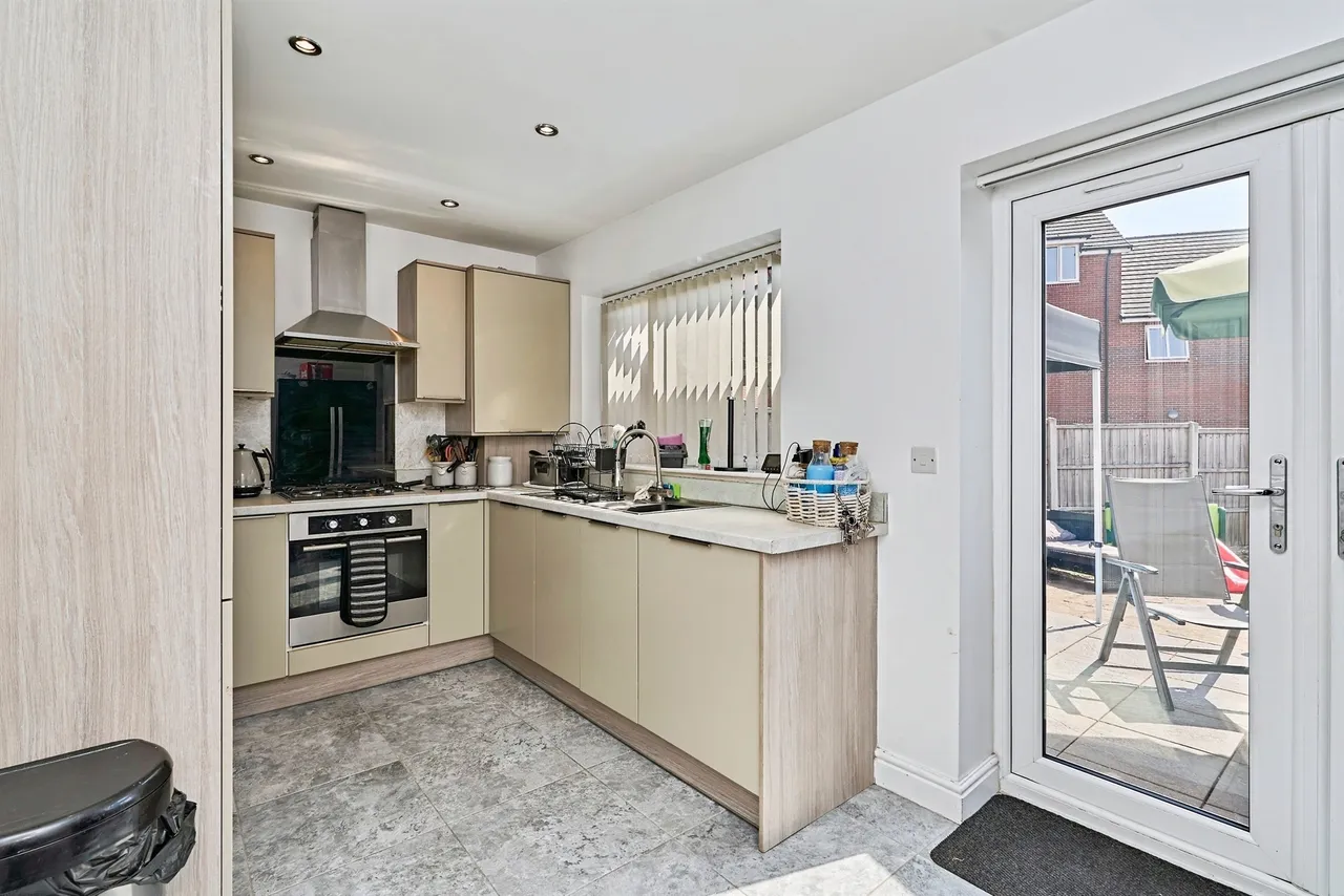 Stroud Avenue, Willenhall, WV12, photo 8