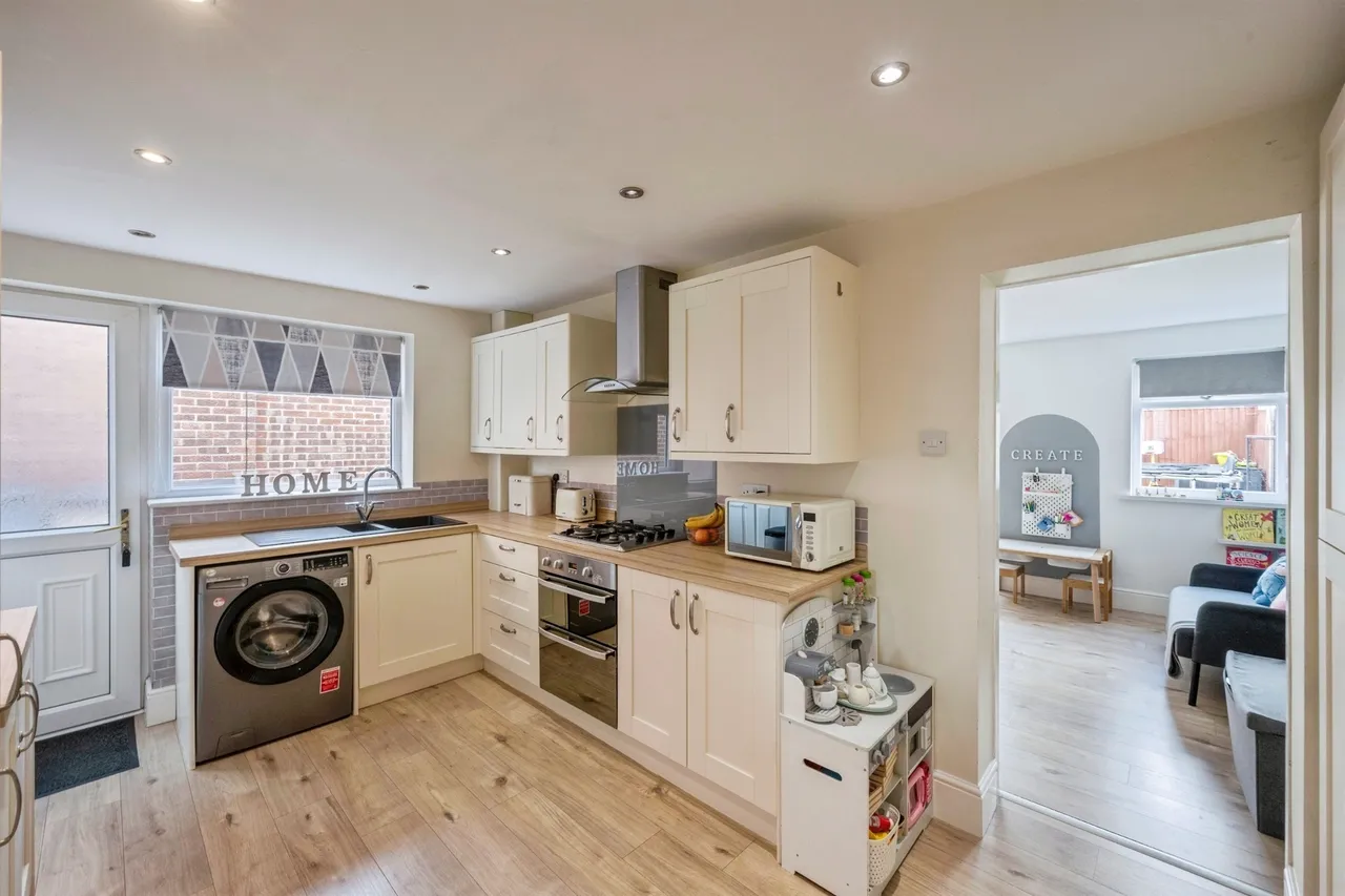 Uttoxeter Avenue, Mexborough, photo 7