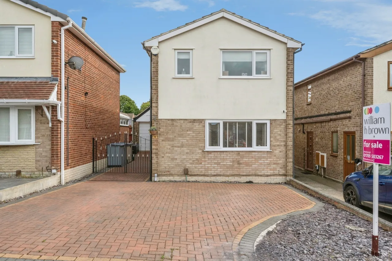 3 bed house for sale — Uttoxeter Avenue, Mexborough