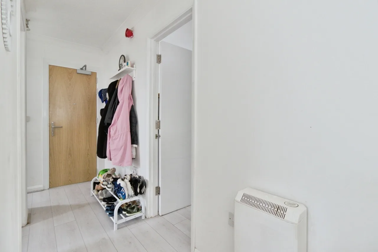 Thames Reach, London, SE28, photo 8