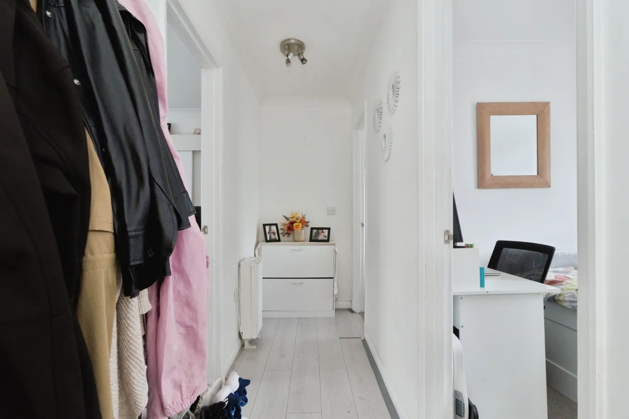Thames Reach, London, SE28, photo 13