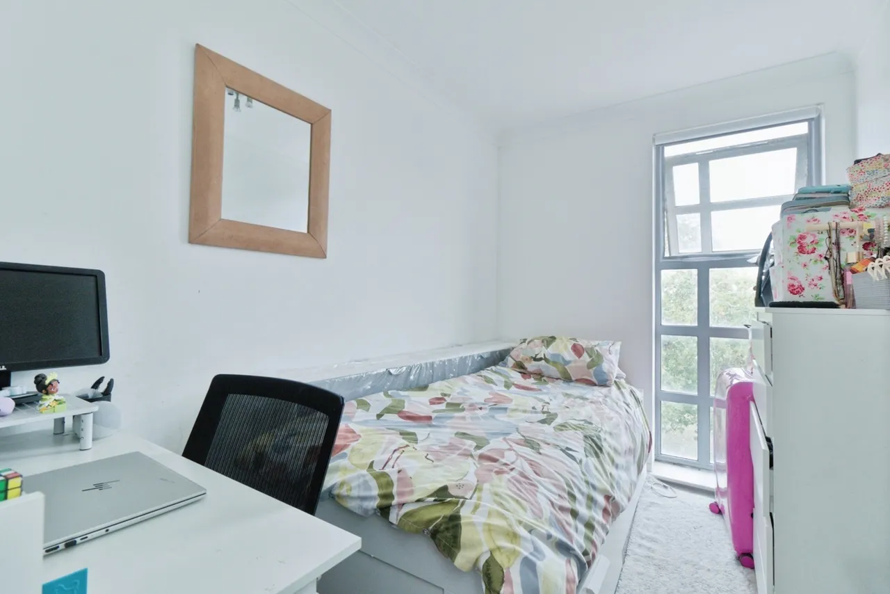 Thames Reach, London, SE28, photo 14