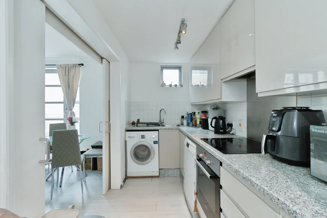 Thames Reach, London, SE28, photo 7