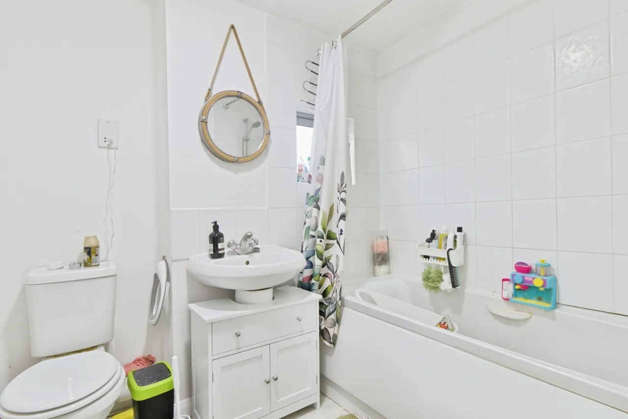 Thames Reach, London, SE28, photo 12