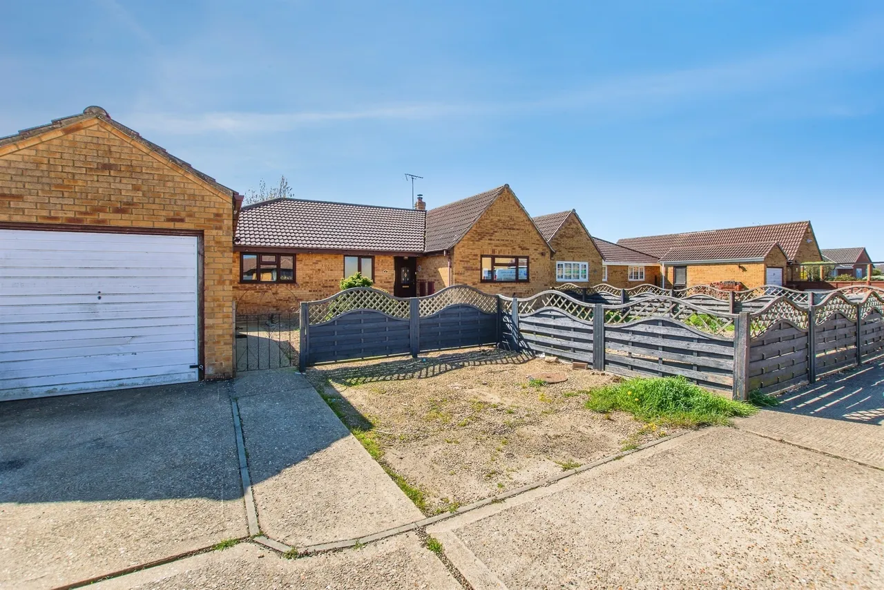 4 bed house for sale — Longdon Close, Sutton Bridge, Spalding