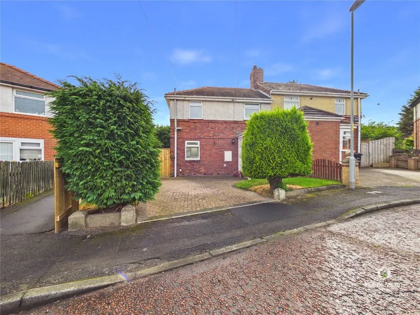 2 bed house for sale, The Crescent, Whickham, NE16