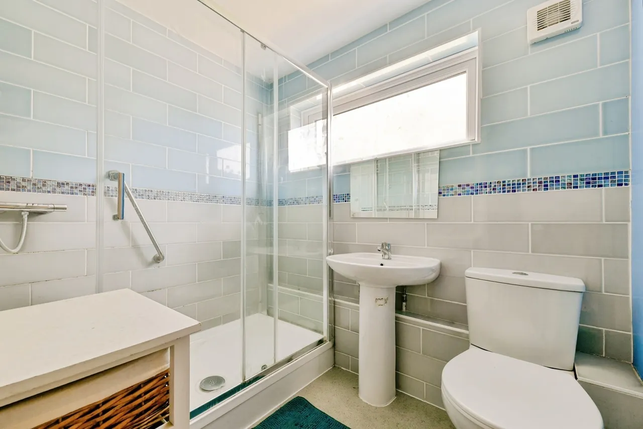 Blenheim Way, Stevenage, Hertfordshire, SG2, photo 13