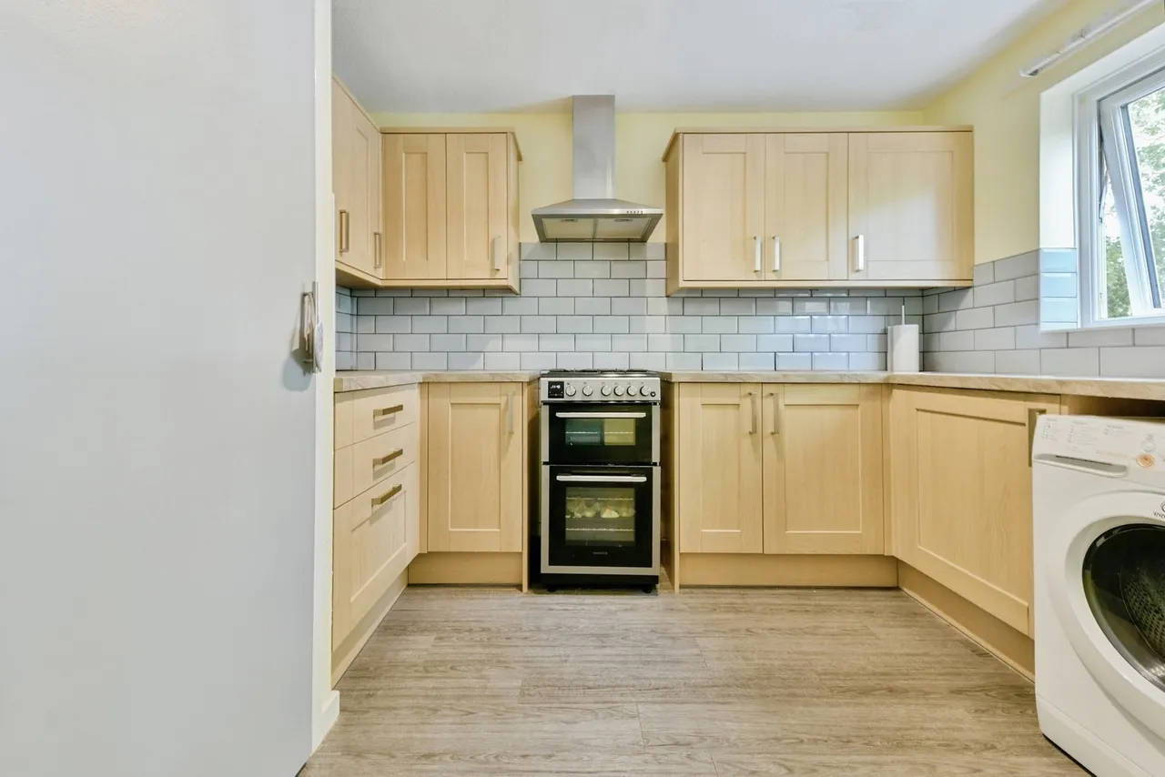 Blenheim Way, Stevenage, Hertfordshire, SG2, photo 3