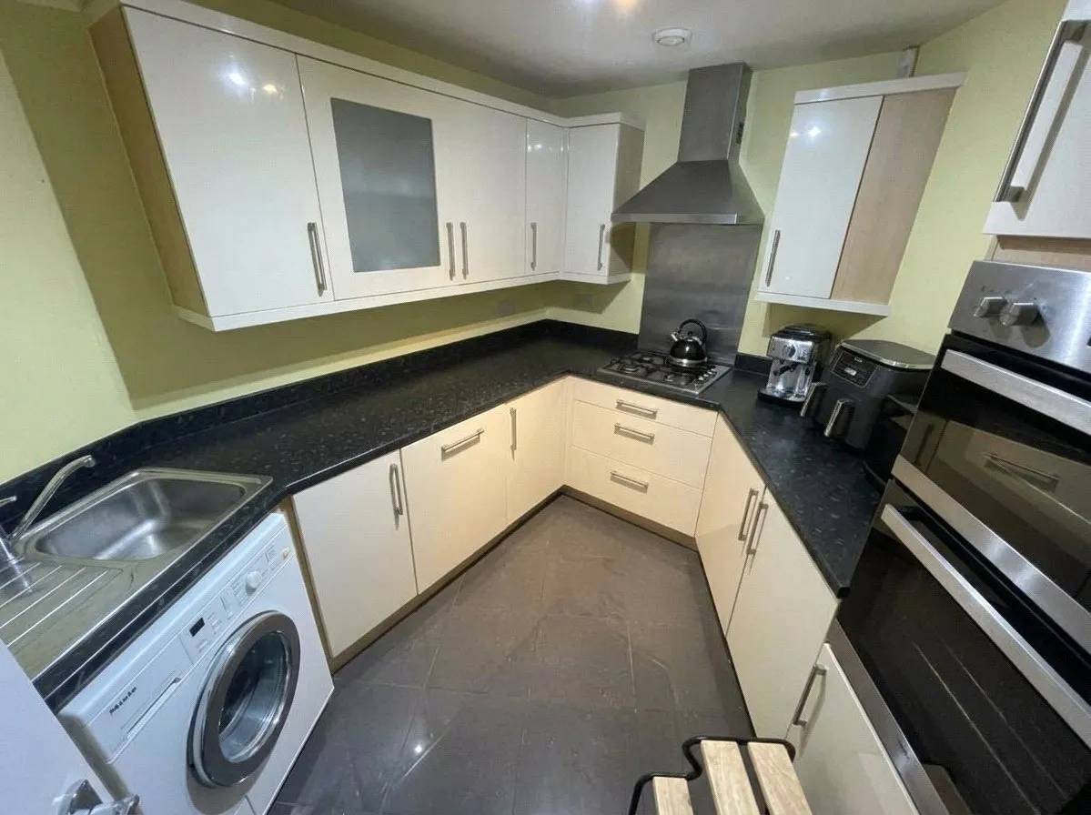Rosefinch Road, West Timperley, WA14, photo 2