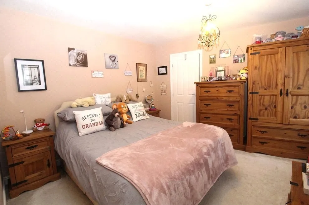 Rosefinch Road, West Timperley, WA14, photo 8