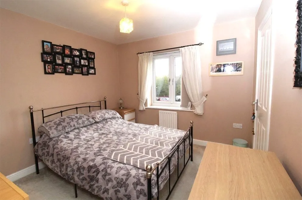 Rosefinch Road, West Timperley, WA14, photo 14