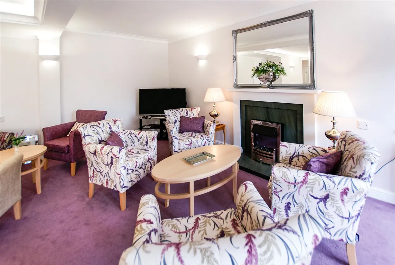 Hartford Court, Hartley Wintney, Hampshire, RG27 8PQ, photo 10