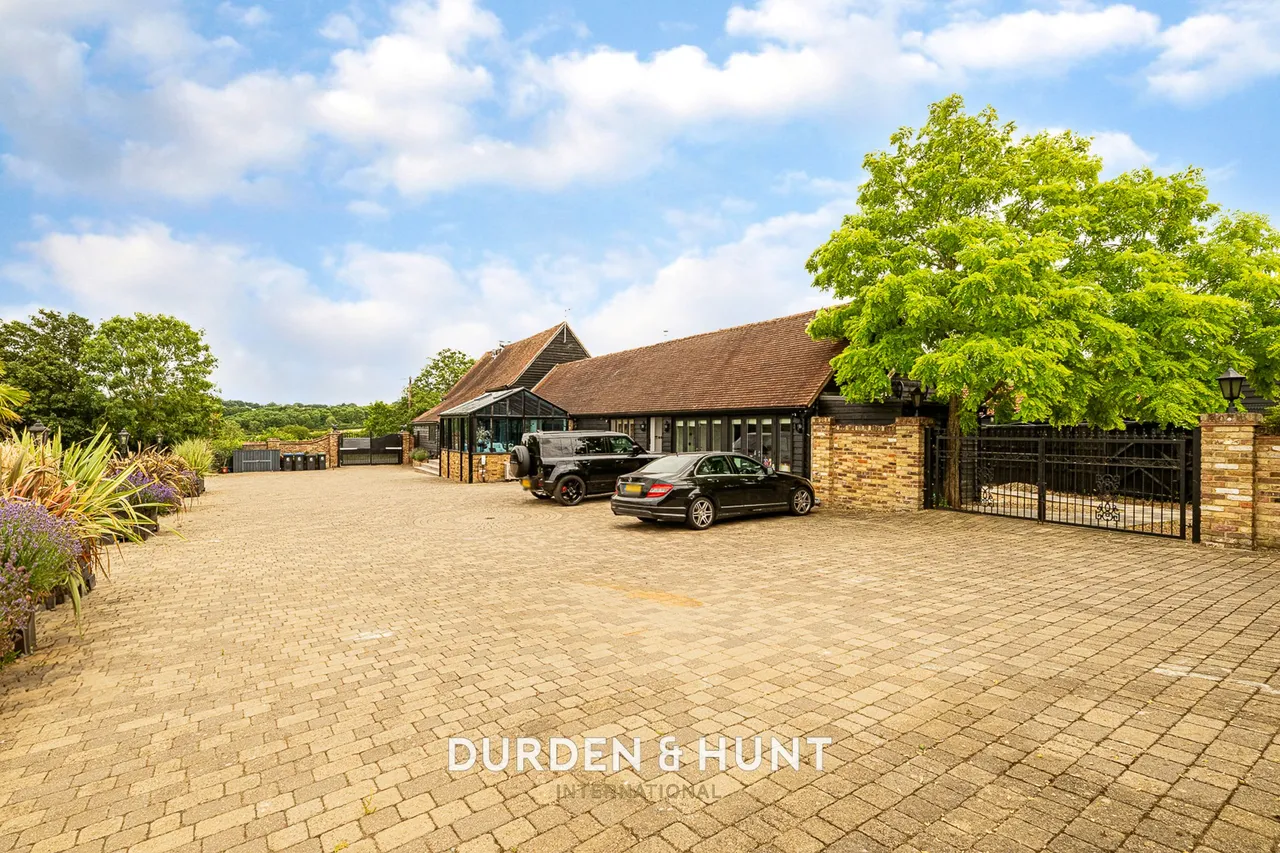 Millers Lane, Chigwell, IG7, photo 42