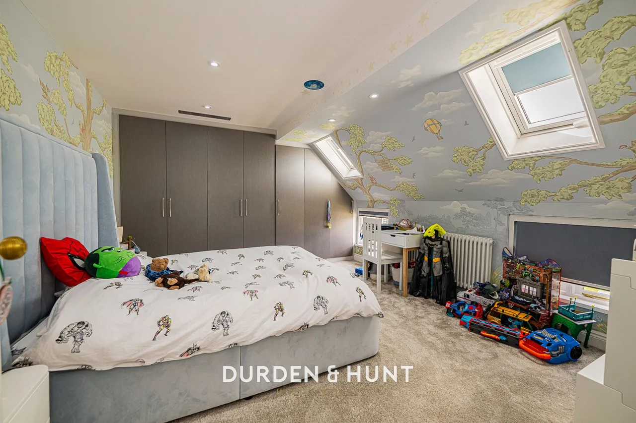 Millers Lane, Chigwell, IG7, photo 33