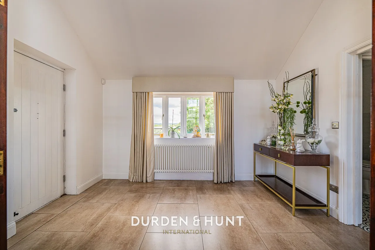 Millers Lane, Chigwell, IG7, photo 14