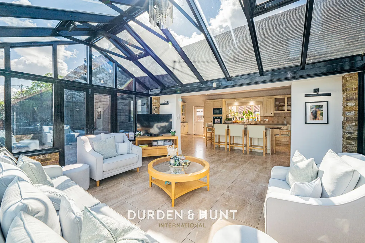 Millers Lane, Chigwell, IG7, photo 9