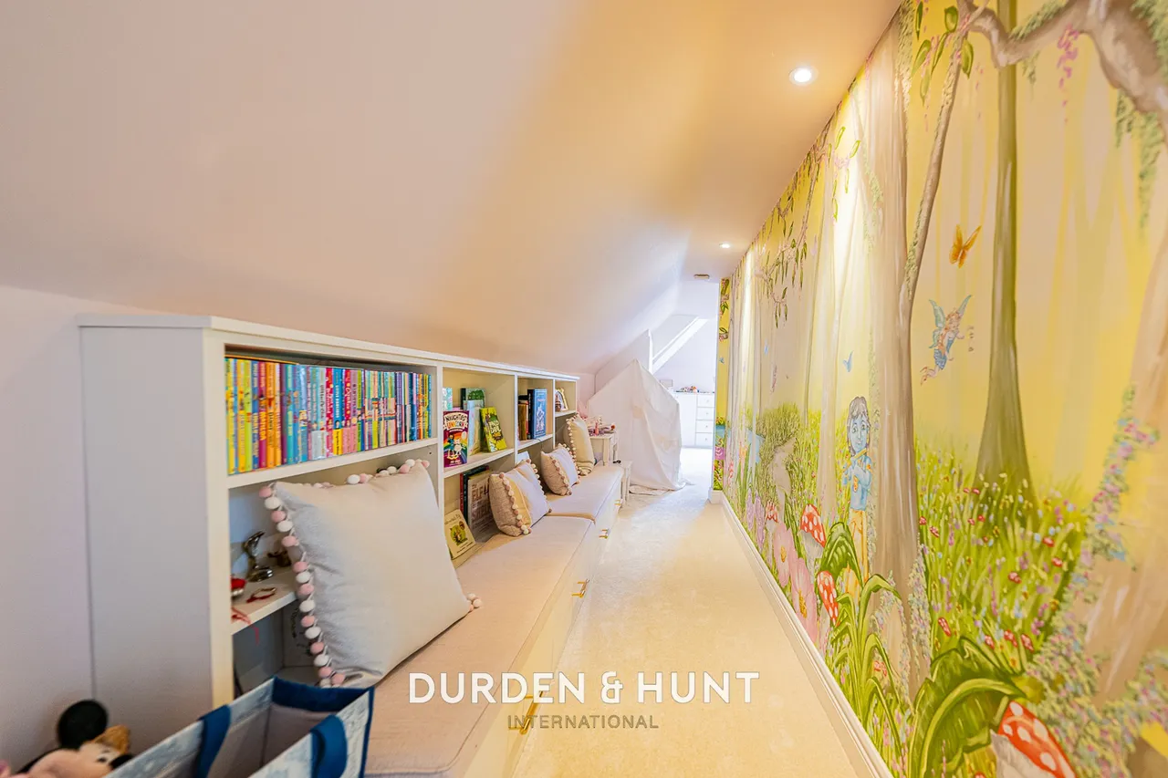 Millers Lane, Chigwell, IG7, photo 38
