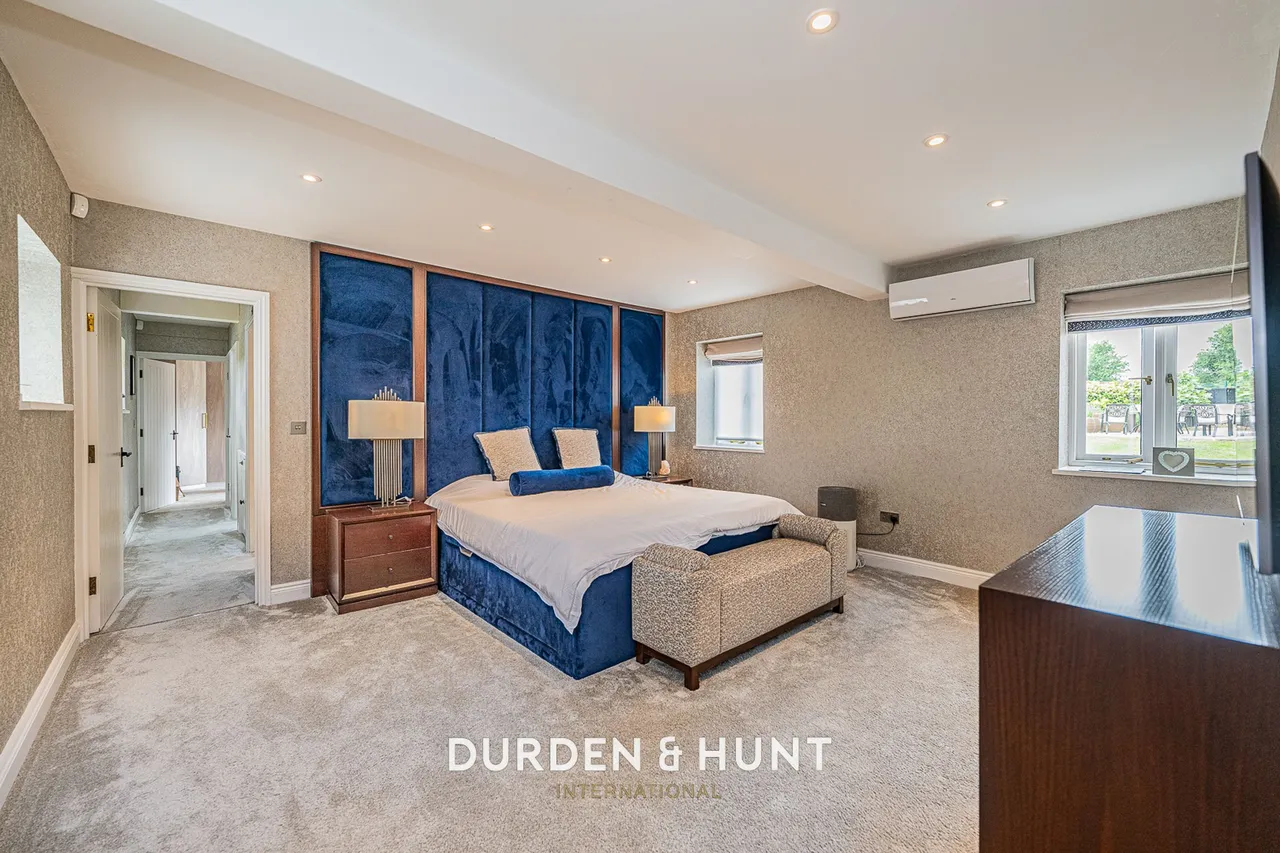 Millers Lane, Chigwell, IG7, photo 20