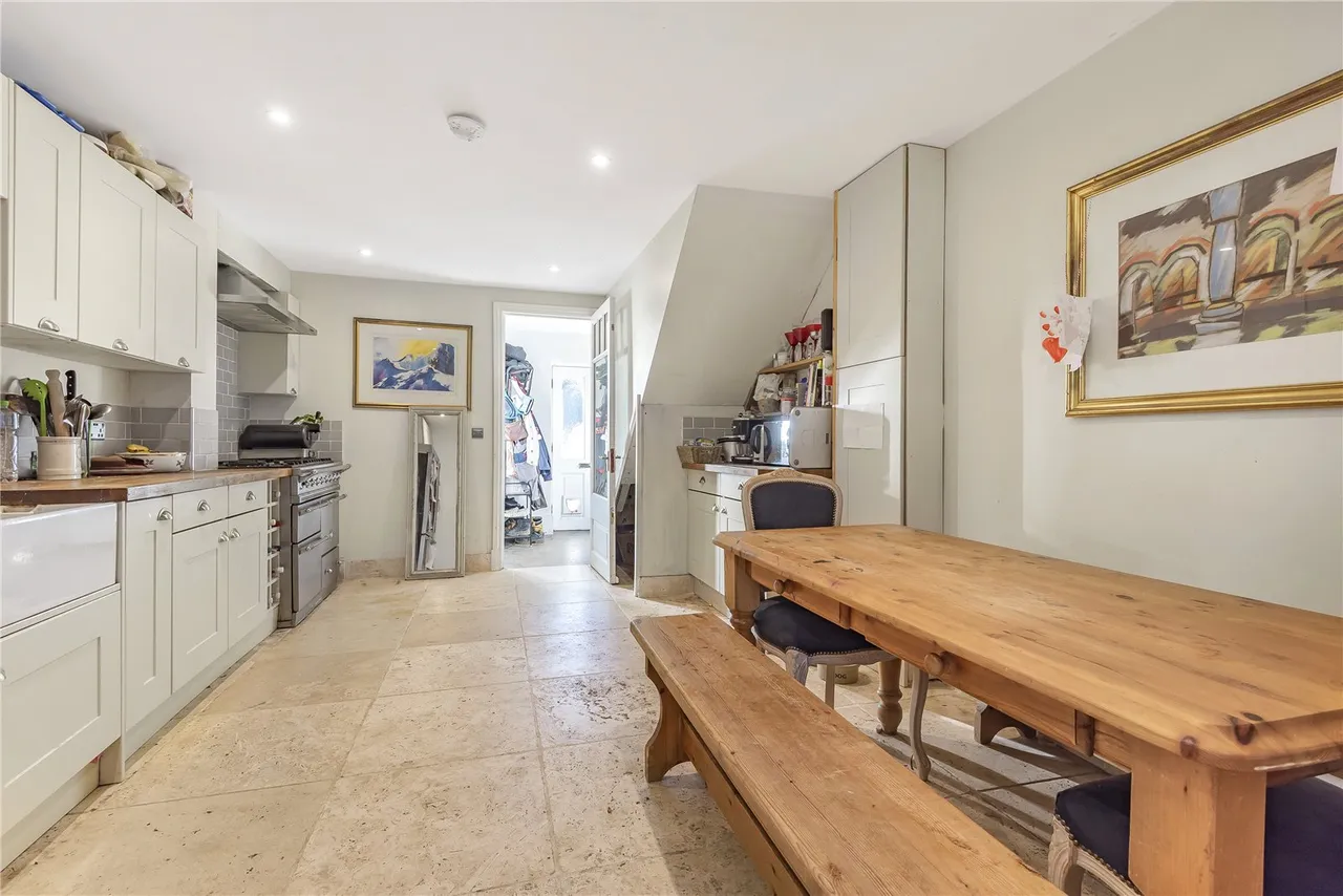 Hill House Drive, Hampton, London, TW12 2FD, photo 3