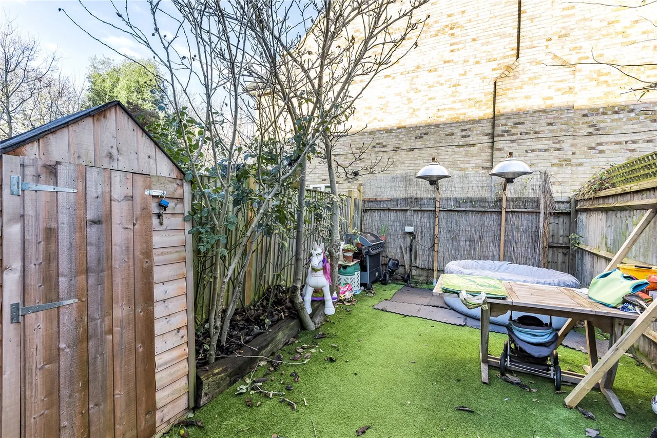 Hill House Drive, Hampton, London, TW12 2FD, photo 6