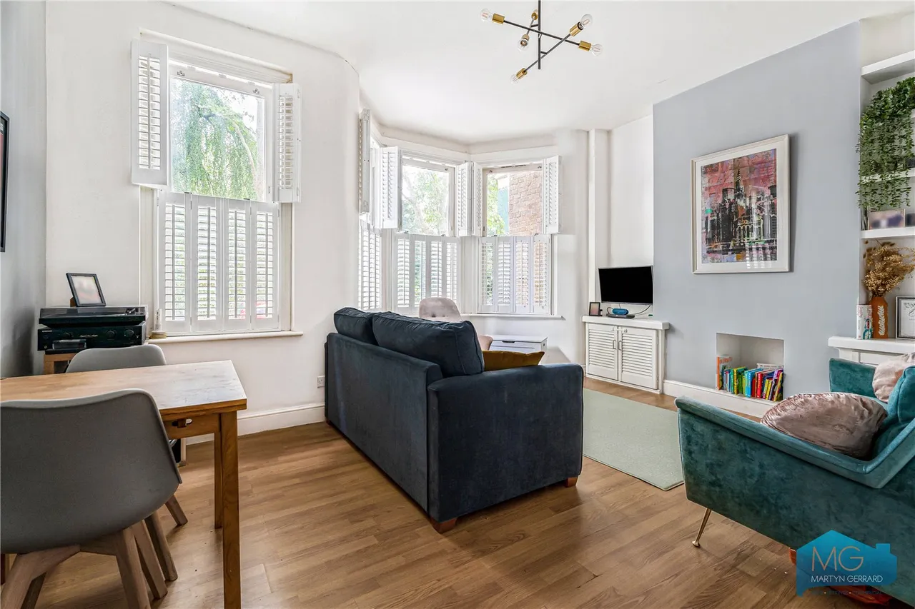 2 bed flat for sale, Middle Lane, Crouch End, N8