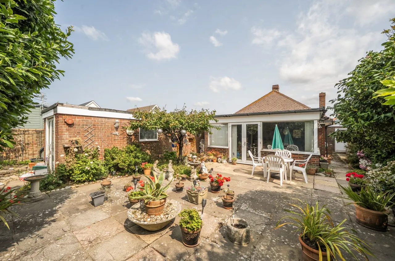 Longlands Road, East Wittering, PO20, photo 11
