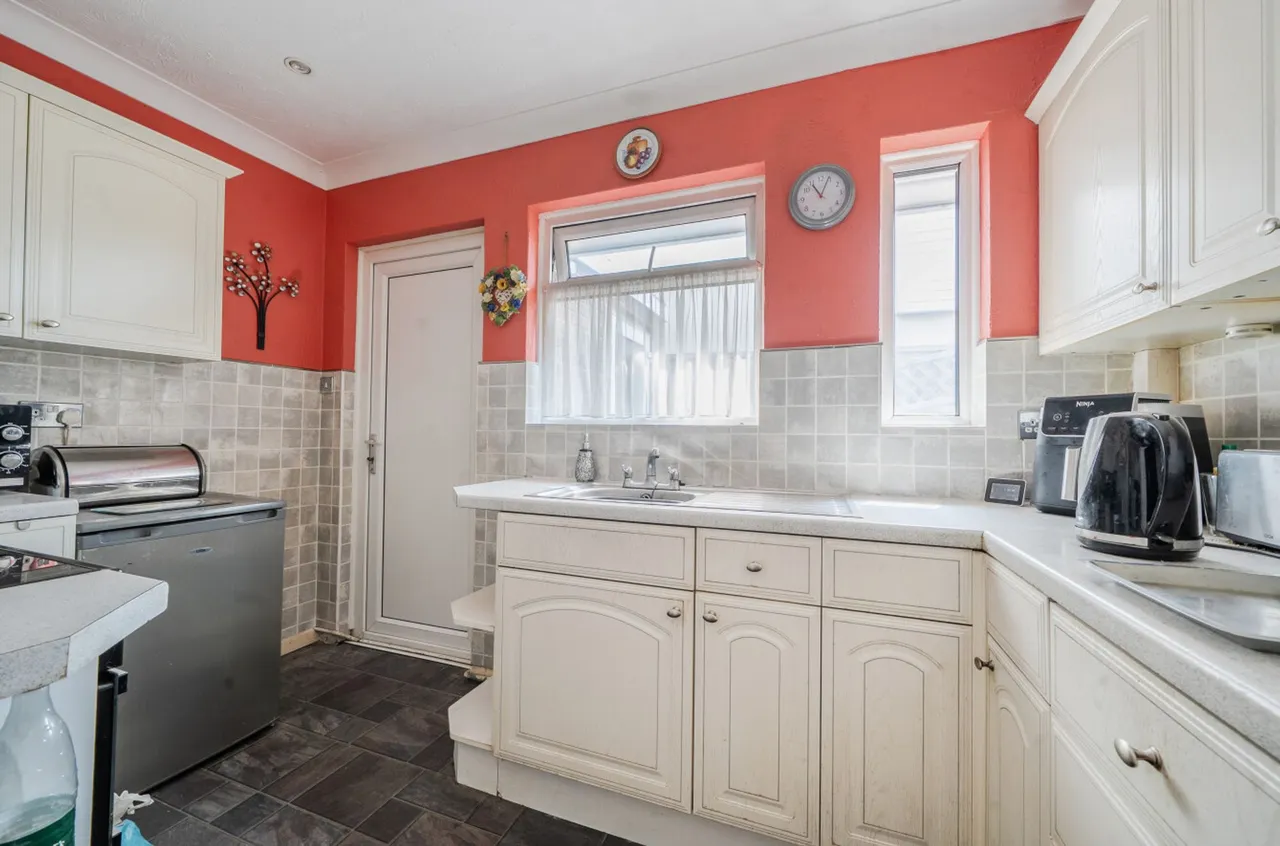 Longlands Road, East Wittering, PO20, photo 5