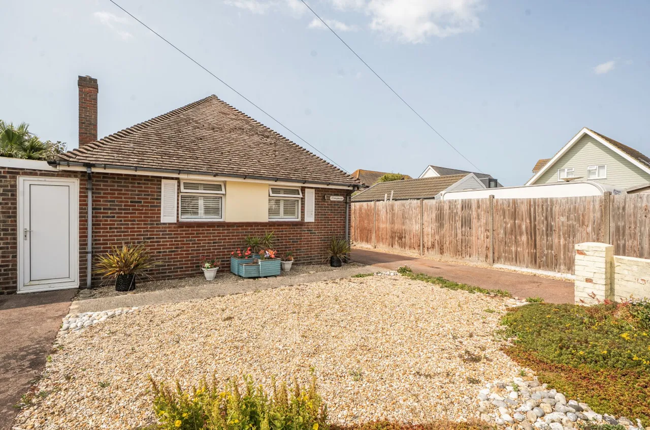 3 bed property for sale, Longlands Road, East Wittering, PO20