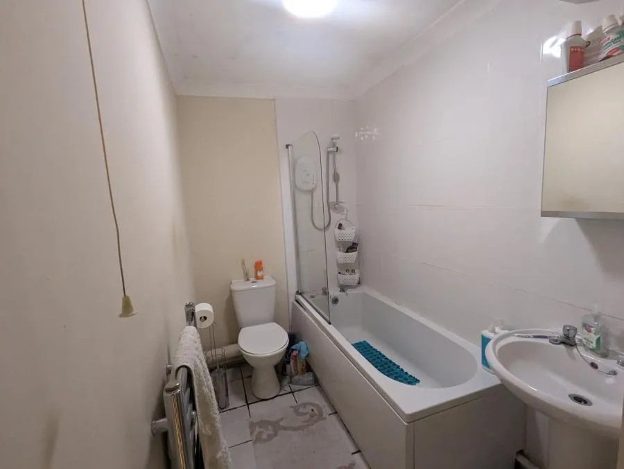 Eccles New Road, Salford, M5, photo 7