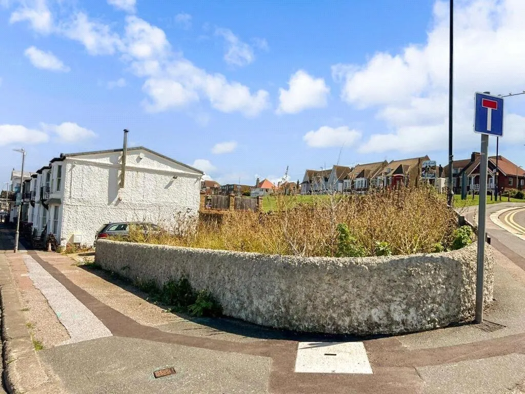 East Cliff Parade, Herne Bay, Kent, CT6, photo 3