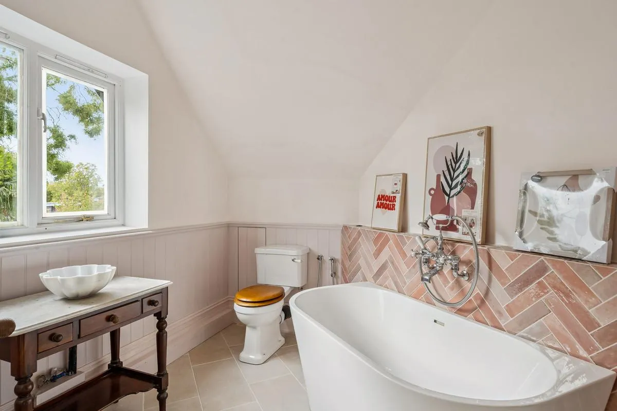 Bridge Road, East Molesey, KT8, photo 45