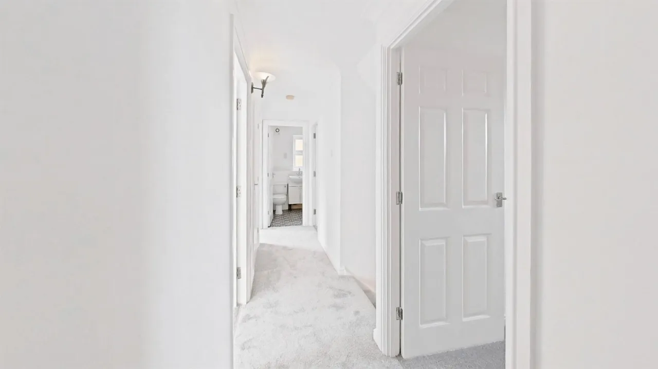 Fay Close, Rochester, Kent, photo 8