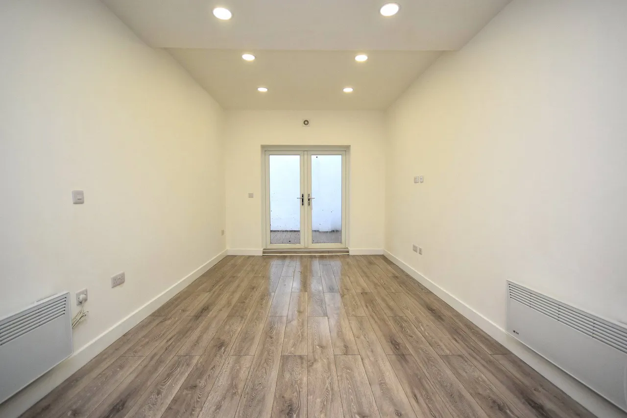 Palmerston Road, Northampton, Northamptonshire, Northampton, NN1 5EU, photo 12