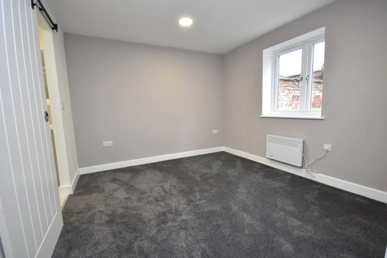 Palmerston Road, Northampton, Northamptonshire, Northampton, NN1 5EU, photo 2