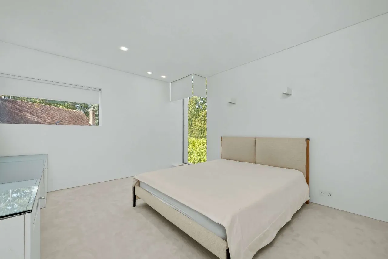 Albany Close, Esher, Surrey, KT10 9JR, photo 12