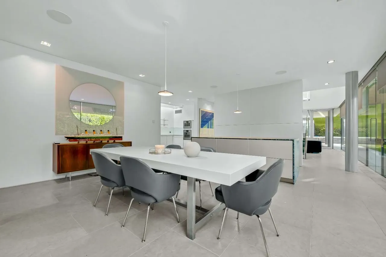 Albany Close, Esher, Surrey, KT10 9JR, photo 8