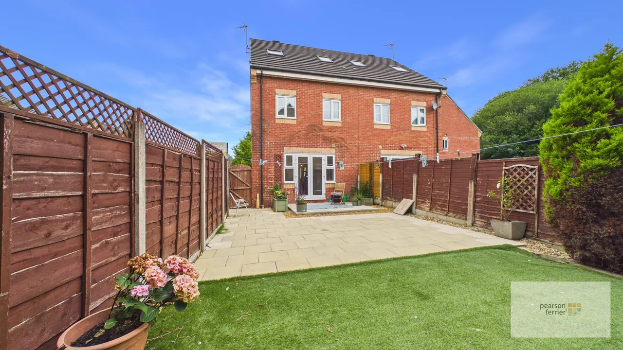 Kingsbury Close, Bury, BL8 1WB, photo 4