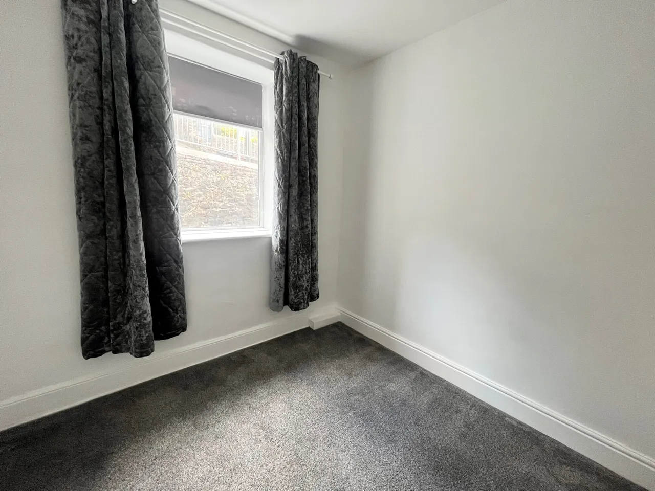 Midland Terrace; Buxton. SK17, photo 6