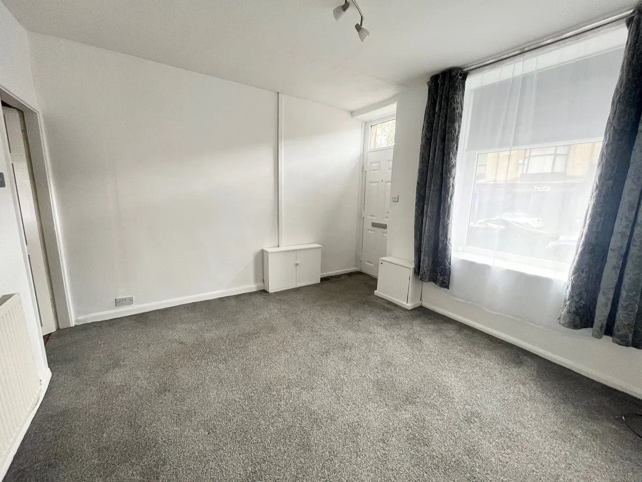 Midland Terrace; Buxton. SK17, photo 4