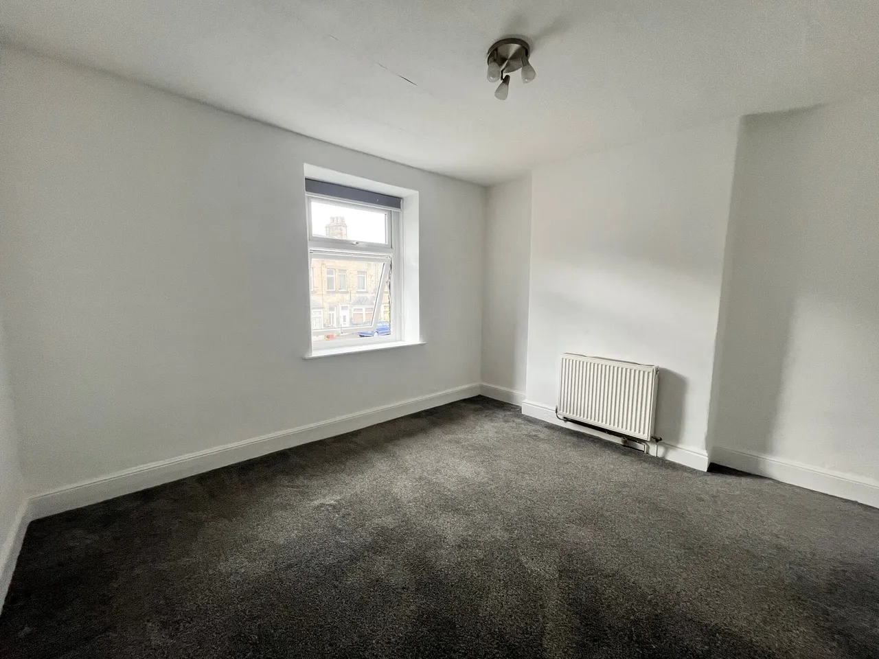 Midland Terrace; Buxton. SK17, photo 5