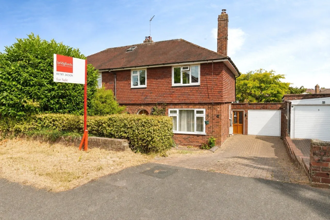 3 bed house for sale — Ascot Road, Stafford, Staffordshire, ST17