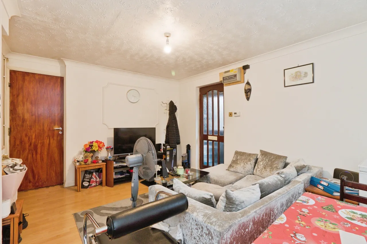 Goldfinch Road, London, SE28, photo 5