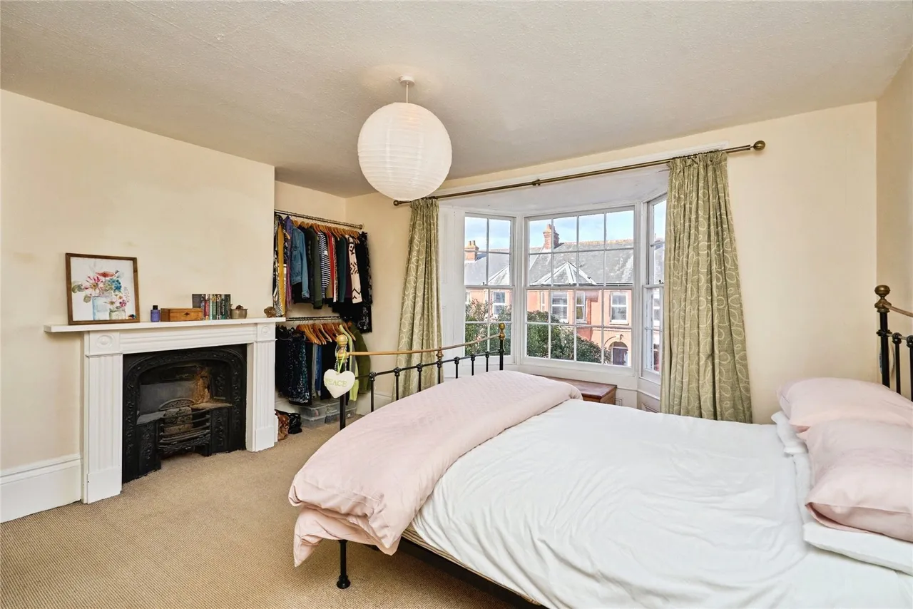 St. Johns Road, Newport, PO30, photo 13